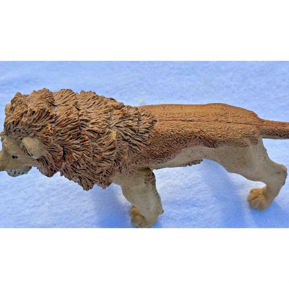 Safari Ltd Male Lion Figure Wildlife Animal Toy Figurine Realistic Big Cat